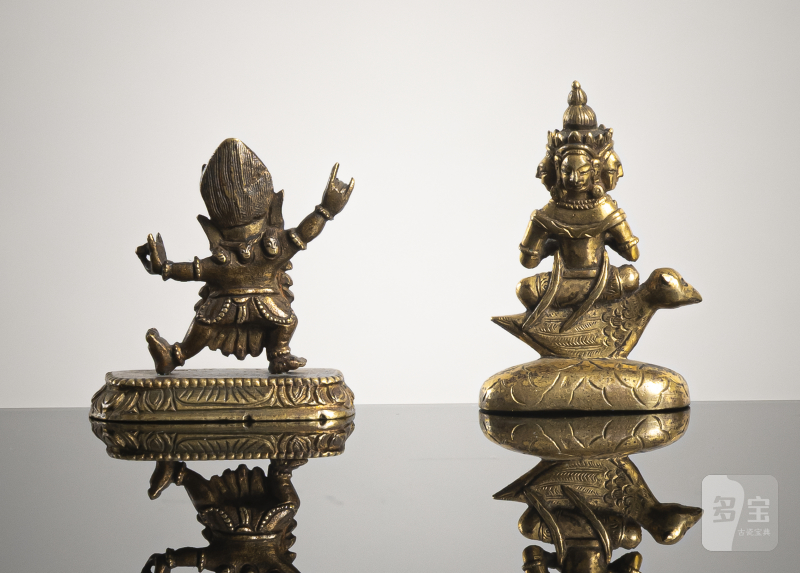 TWO GILT-BRONZE FIGURINES OF A LOCAL DIVINITY AND YAMA - 图2
